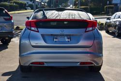 2013 Honda
Civic VTi-L