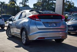 2013 Honda
Civic VTi-L