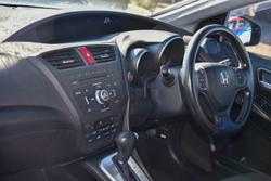 2013 Honda
Civic VTi-L