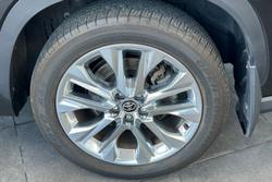 2023 Toyota
                Kluger Grande