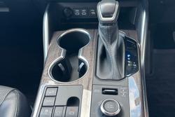 2023 Toyota
                Kluger Grande