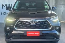 2023 Toyota
                Kluger Grande