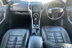 2017 Isuzu
                MU-X LS-T