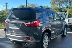 2017 Isuzu
                MU-X LS-T