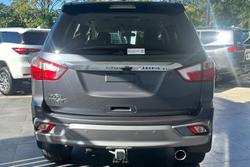 2017 Isuzu
                MU-X LS-T