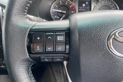 2022 Toyota
                Hilux SR5