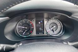2022 Toyota
                Hilux SR5