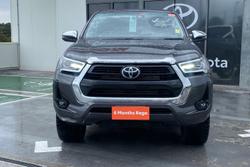 2022 Toyota
                Hilux SR5