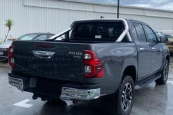 2022 Toyota
                Hilux SR5