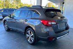 2020 Subaru
Outback 2.5i