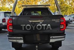 2021 Toyota
Hilux SR5