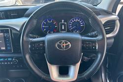 2018 Toyota
Hilux SR5