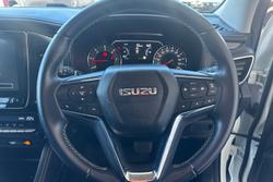 2023 Isuzu
MU-X LS-U
