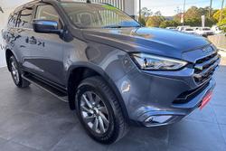 2023 Isuzu
MU-X LS-U