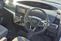 2017 Toyota
                Tarago GLi