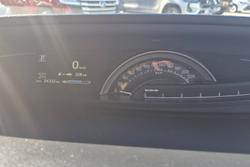 2017 Toyota
                Tarago GLi