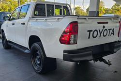 2018 Toyota
                Hilux SR
