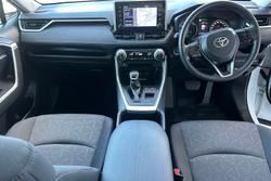 2022 Toyota
                RAV4 GXL