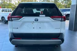 2022 Toyota
                RAV4 GXL