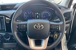 2020 Toyota
Hilux SR