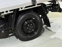 2019 Toyota
Hilux Workmate