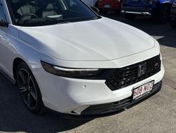 2025 Honda
Accord e:HEV RS