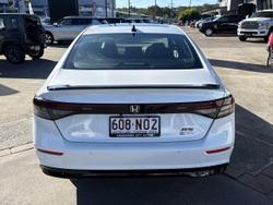 2025 Honda
Accord e:HEV RS