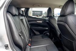 2017 Nissan
                QASHQAI ST-L