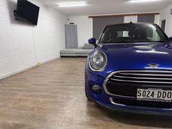2018 MINI
Convertible Cooper