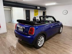 2018 MINI
Convertible Cooper