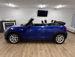 2018 MINI
Convertible Cooper