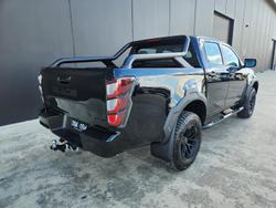 2025 Isuzu
D-MAX BLADE