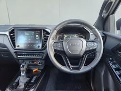 2025 Isuzu
D-MAX BLADE