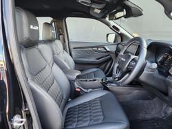 2025 Isuzu
D-MAX BLADE