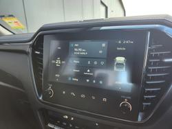 2025 Isuzu
D-MAX BLADE