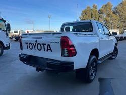 2024 Toyota
Hilux SR