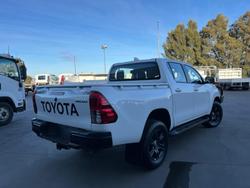 2024 Toyota
Hilux SR