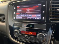 2019 MITSUBISHI
OUTLANDER ES ADAS 5 SEAT 2WD
