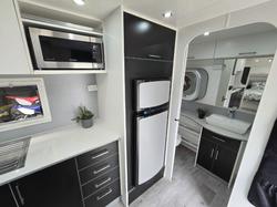 2016 NEW AGE CARAVANS MANTA RAY MR19E-SE