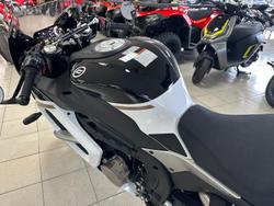 2025 CFMOTO 500 SR Voom SR White