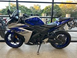 2015 Yamaha YZF-R3 BLUE