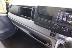 2017 Fuso
Canter Fe 815 Crew Cab Amt Auto