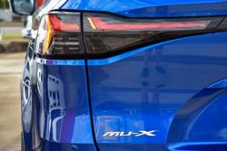 2025 Isuzu
MU-X LS-T