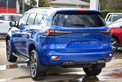 2025 Isuzu
MU-X LS-T