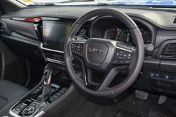 2025 Isuzu
MU-X LS-T