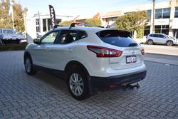 2017 Nissan
                QASHQAI TS
