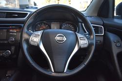 2017 Nissan
                QASHQAI TS