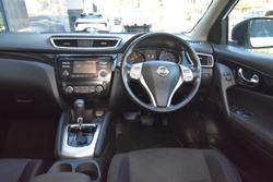 2017 Nissan
                QASHQAI TS