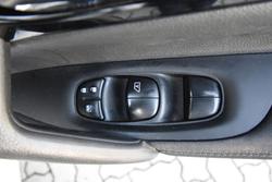 2017 Nissan
                QASHQAI TS
