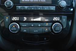 2017 Nissan
QASHQAI TS